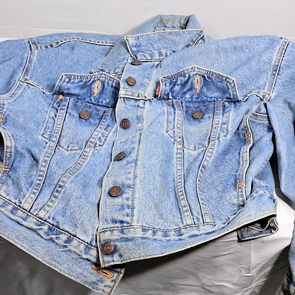 Amazing Levi's #77598 Women's Small Vintage Denim Truckers VBack Boxy Cut Jacket - Picture 8 of 16